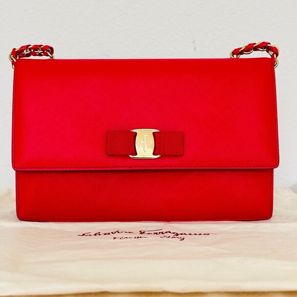 RARE❗️💯 Authentic Salvatore Ferragamo Medium Vara crossbody bag - Picture 1 of 15
